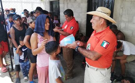 Llega Viacrucis del Migrante a Santo Domingo Zanatepec, Oaxaca; les brindan ayuda humanitaria