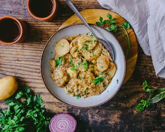 Patatas a la importancia, un platillo económico y rendidor con origen español 