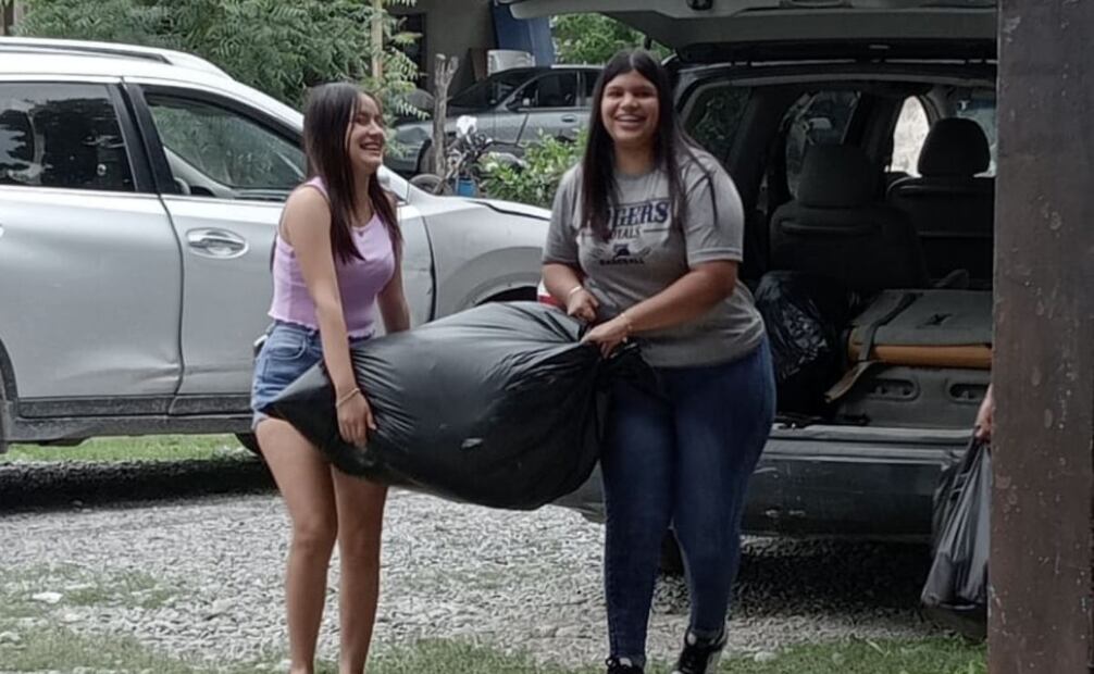 En la principal zona citrícola de Tamaulipas, en el poblado Barretal, municipio de Padilla, los habitantes siguen recolectando apoyo para los damnificados de Álamo, Veracruz.
Foto: Especial.