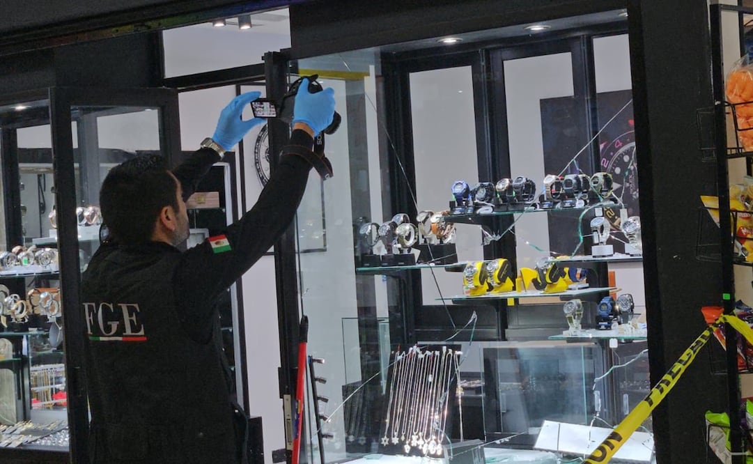 Asaltan una joyería en el interior de una plaza comercial del fraccionamiento Colinas de San Miguel, Culiacán. Foto: Cortesía
