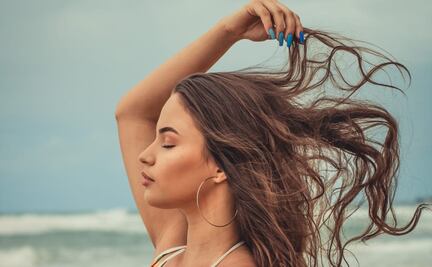 Tips que te ayudarán a cuidar tu pelo si vas a la playa en Semana Santa