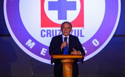 Aficionado de Cruz Azul pide hablar con 'Billy' Álvarez