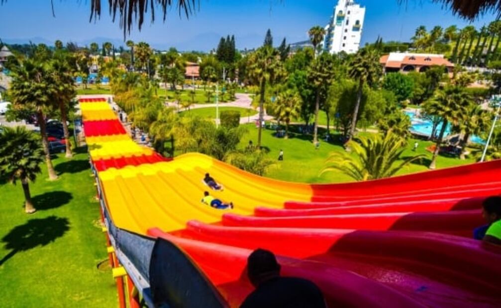 El Tephé: un balneario de aguas termales y alberca de olas en Hidalgo