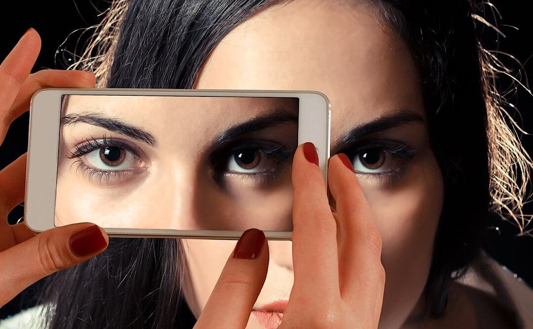 ¿Cómo activar la cámara oculta de tu smartphone?