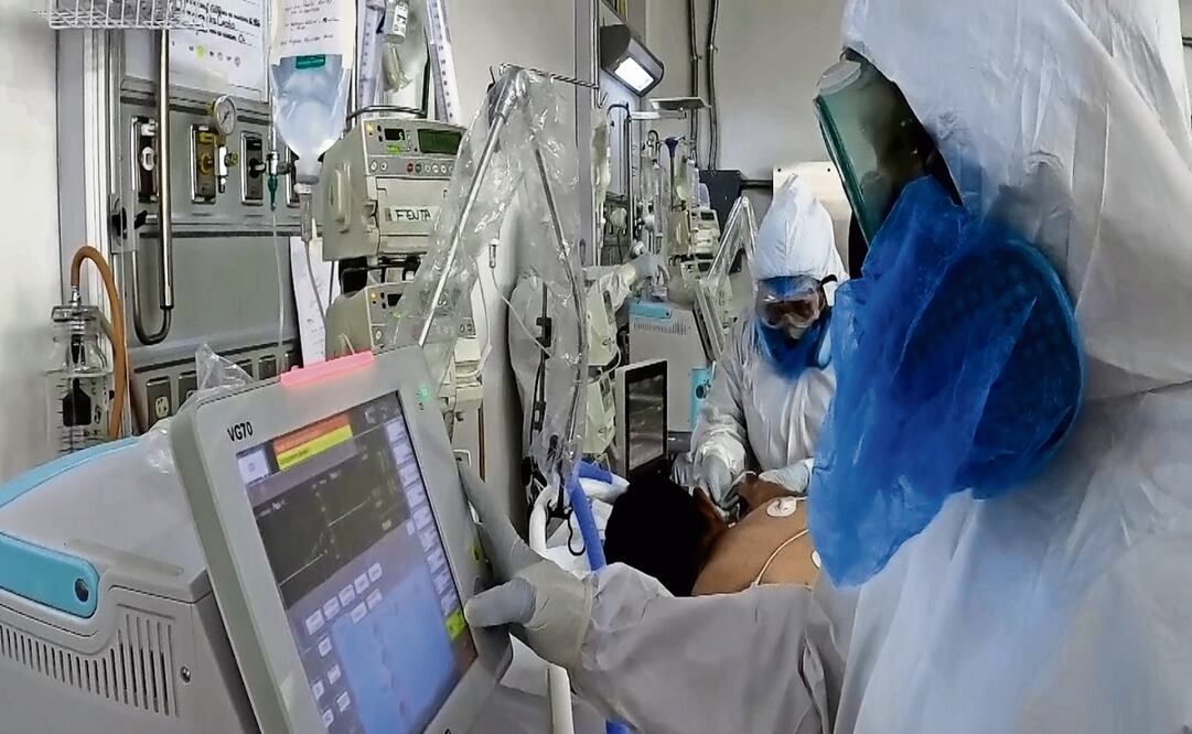 Expertos señalaron que persisten miedos y desigualdades que impactarían en factores como la incidencia, hospitalización y mortalidad. Foto: Julio Suarez / EL UNIVERSAL