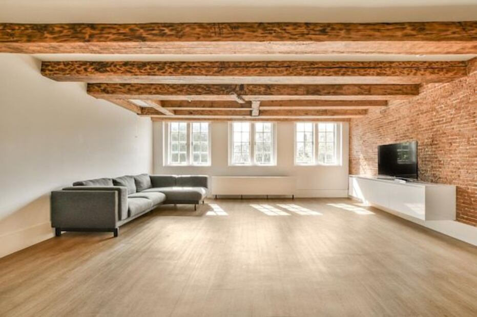 Métodos caseros para limpiar pisos de madera. Fuente: Freepik.