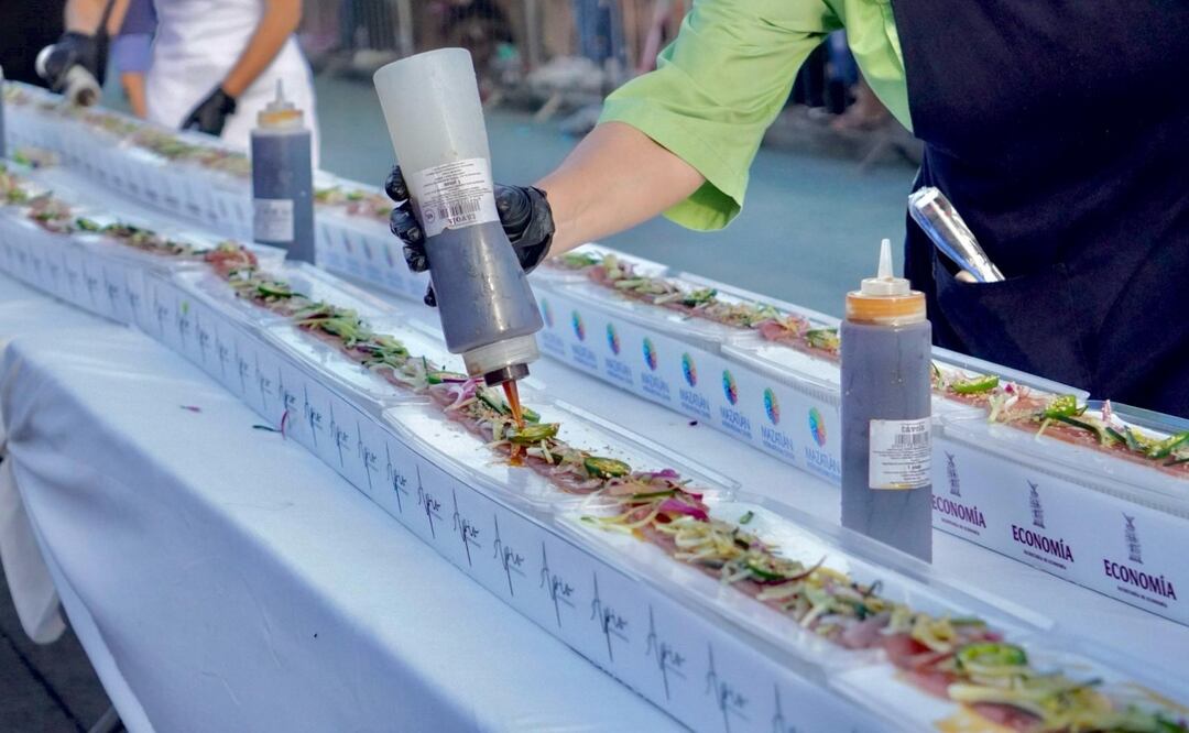 Mazatlán creo el sashimi más largo del mundo. Foto: cortesía