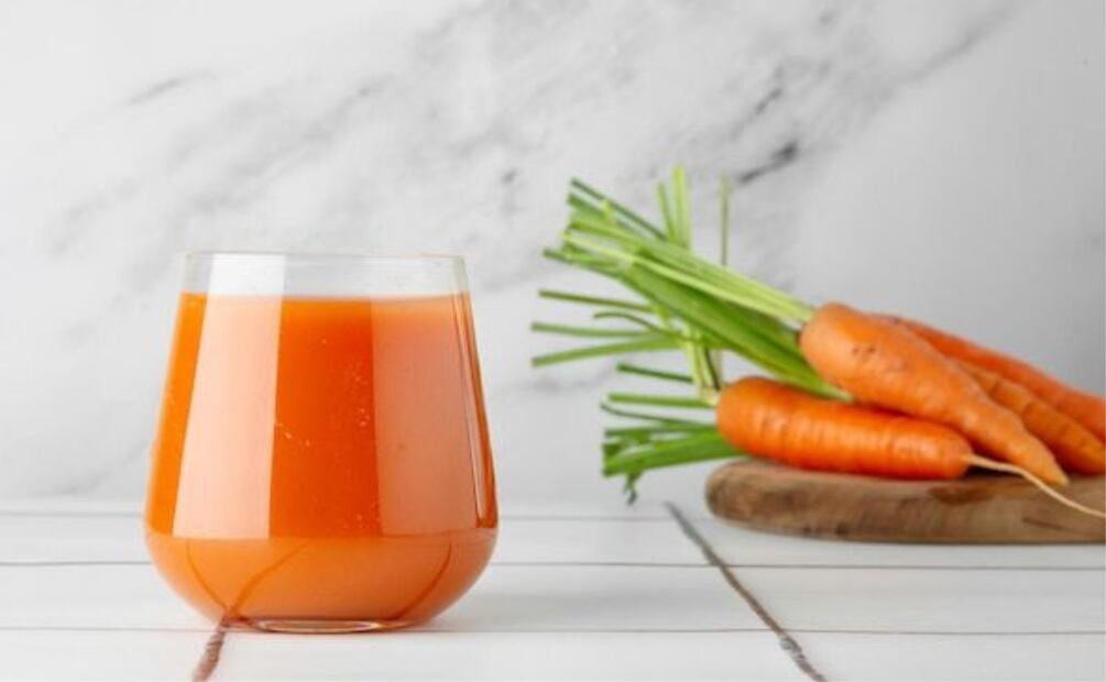 Jugo de zanahoria. Foto: Freepik