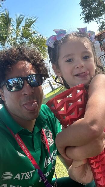 Karla Mora compartió una jornada familiar con el Memo Ochoa en Qatar antes de un partido clave