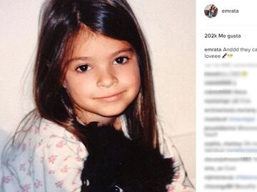 Emily Ratajkowski sorprende con tierna imagen