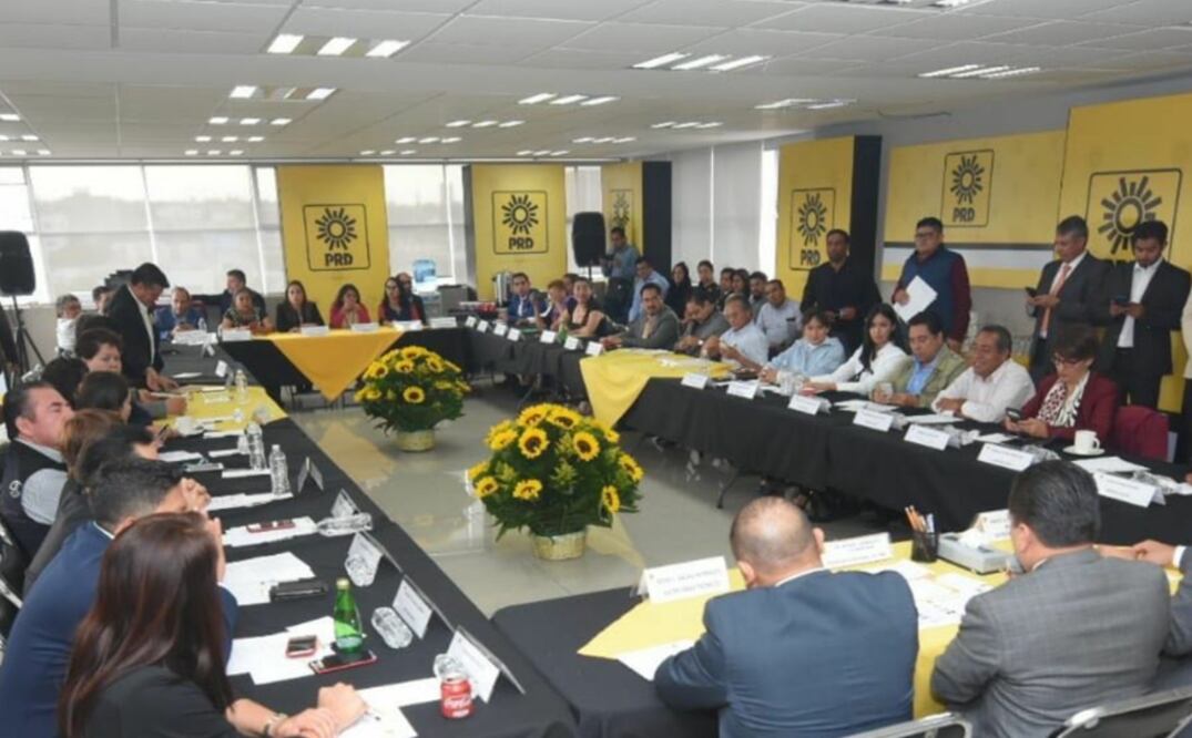 Ante la falta de consenso del PRD, legisladores electos de ese partido acordaron ir a votación secreta el lunes para definir a su líder. Foto: @PRDMexico