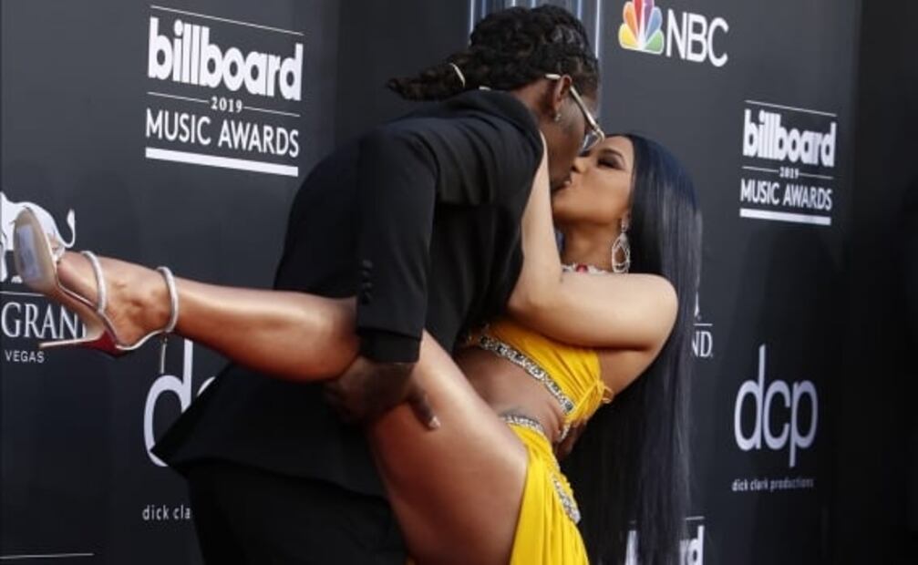 Cardi B depila sus partes íntimas y comparte video 