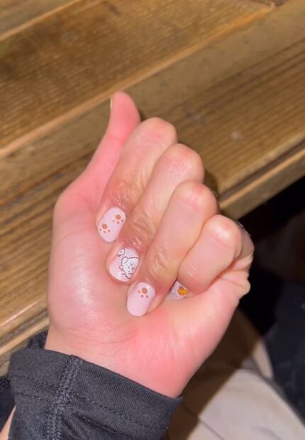 Arianny Tenorio presume sus uñas estilo kawaii