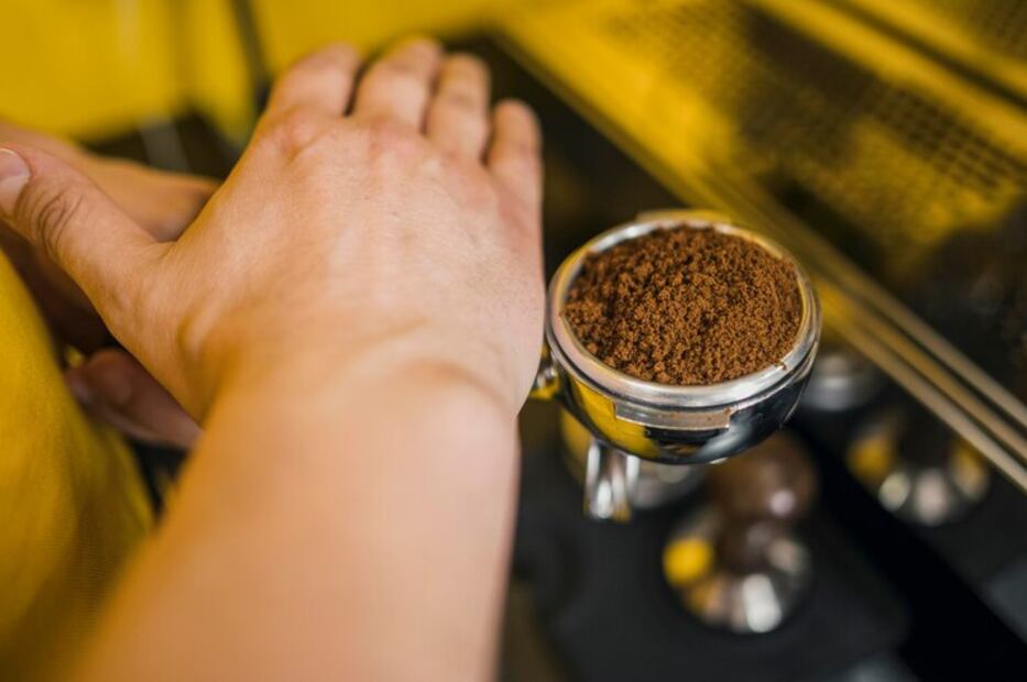 Nuevo uso para el café molido. Fuente: Freepik