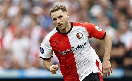 Santiago Giménez causa baja del Feyenoord por lesión; ¿cuándo volverá?