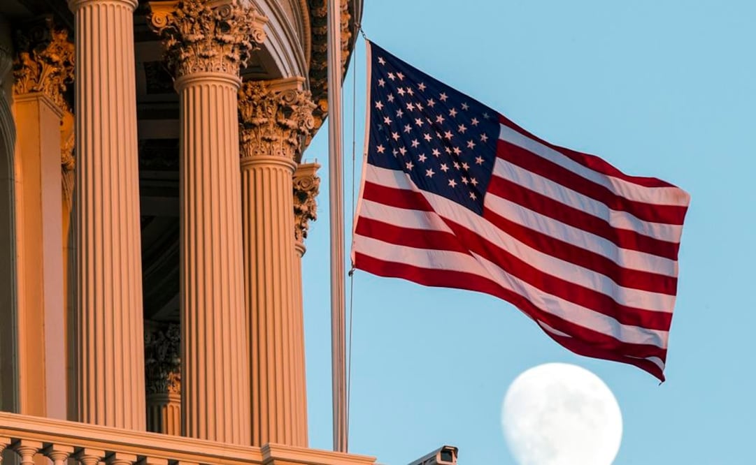 En su primer mandato, Trump había instruido a USCIS reforzar el proceso de naturalización, por lo que la agencia presentó un nuevo examen en 2020 más extenso y difícil, que incluye 28 nuevas preguntas. Foto: Archivo/AP