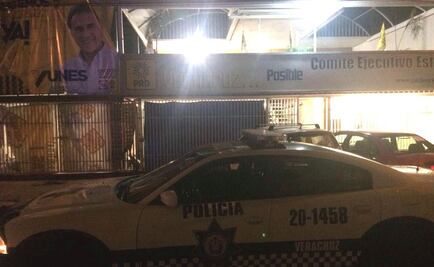 Arrojan explosivo casero a oficinas del PRD-Veracruz