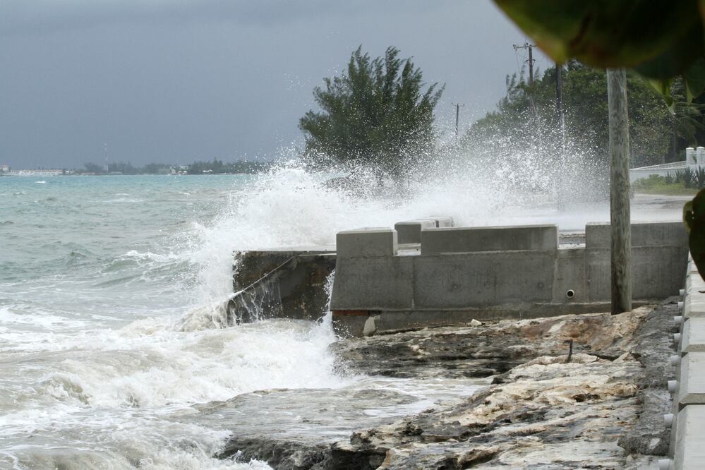 "Se prevé un aumento en la actividad de tormentas tropicales en la cuenca atlántica debido a una combinación de factores, como temperaturas superficiales del mar superiores a la media en el océano Atlántico tropical y el mar Caribe, y un monzón activo en África Occidental", afirmó la NOAA. Foto: EFE