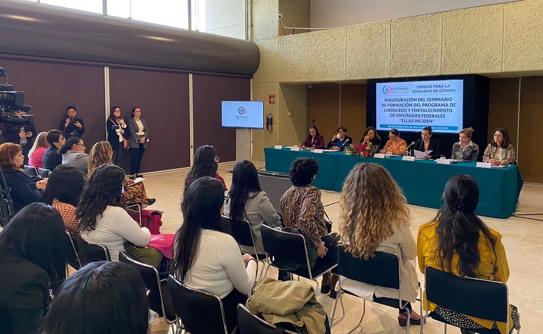 Fortalecen a diputadas federales en liderazgo político y democracia. Foto: Cortesía ILSB