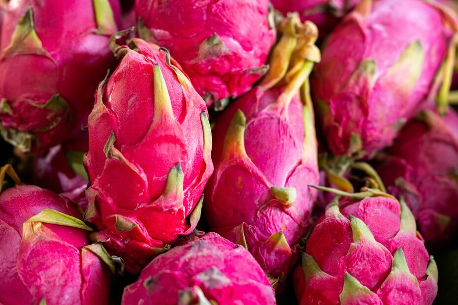 Rica en agua y baja en calorías, la pitahaya apoya el control del peso. Foto: Unsplash