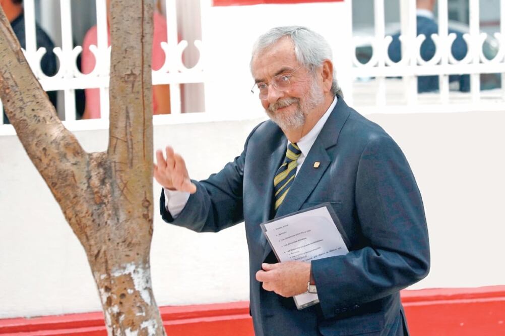 El rector de la UNAM, Enrique Graue Wiechers, visitó al presidente electo, Andrés Manuel López Obrador, en la casa de transición, donde dialogaron sobre las agresiones de porros a estudiantes de la Universidad. (YADÍN XOLALPA. EL UNIVERSAL)