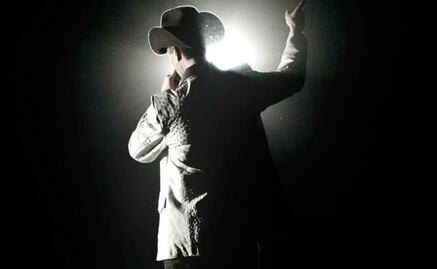 Un rosario y una lápida: señales del adiós de Valentín Elizalde