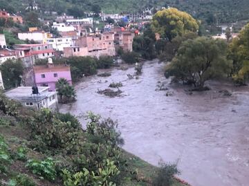 Reportan primeros daños por desbordamiento de la presa San Aparicio en Zacatecas