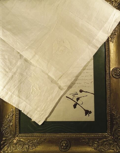 Subastan cabellos y restos de sangre de Napoleón; estos son sus precios