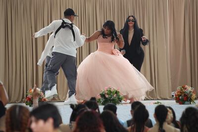 ¡Bellakath las puso a bailar! Hijas de reclusas festejan sus XV años en Santa Martha Acatitla