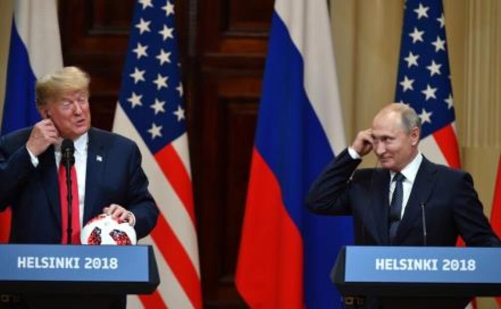 Dominio y vulnerabilidad, lo que dice el lenguaje corporal de Trump y Putin