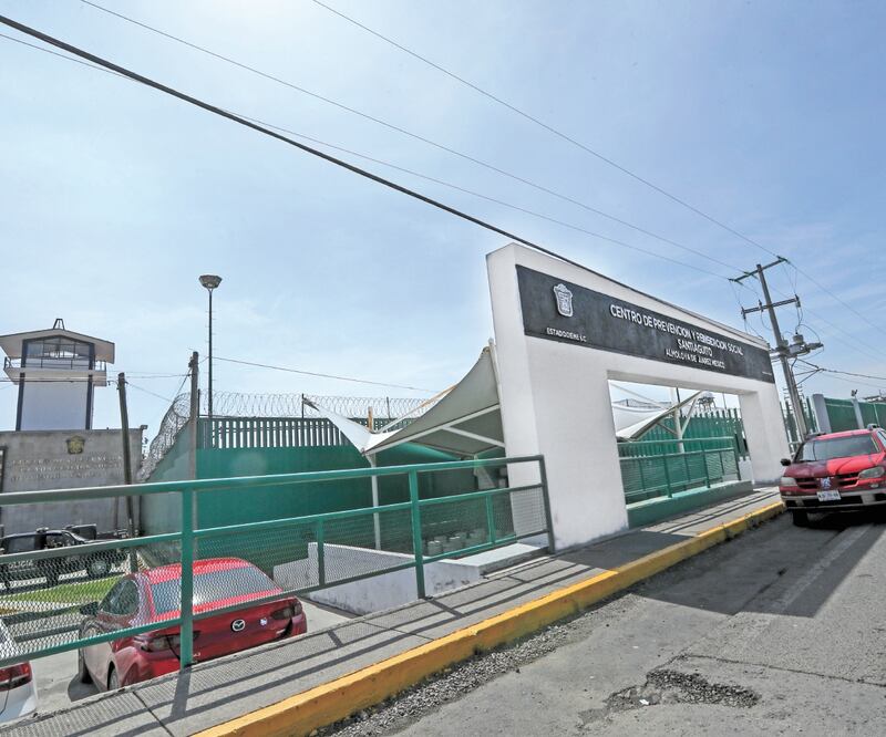 Arturo “N” f ue aprehendido el domingo por elementos de la fiscalía de justicia y llevado al penal de Santiaguito en Almoloya de Juárez. JORGE ALVARADO. EL UNIVERSAL