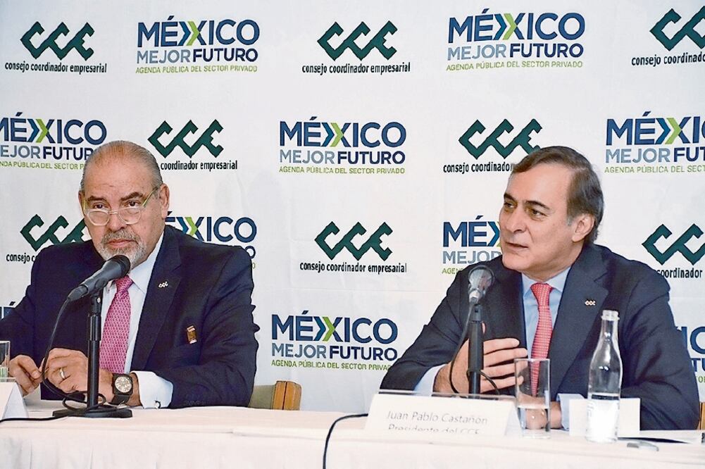 El presidente del CCE, Juan Pablo Castañón (der.), afirma que la iniciativa privada ejercerá sus derechos políticos (CCE)