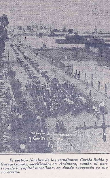 Alumnos y funcionarios acompañaron los cuerpos de Emilio y Manuel. Los estudiantes fueron el sector más molesto, como se vio en una protesta universitaria en Ciudad Juárez, para exigir castigo contra los responsables. Foto: Hemeroteca EL UNIVERSAL.
