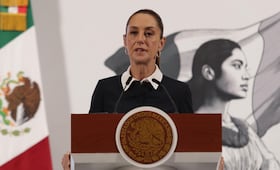 Sheinbaum reacciona a aumento del 50% a aranceles de acero y aluminio; califica de “injusto” y “sin sustento legal” el decreto de Trump