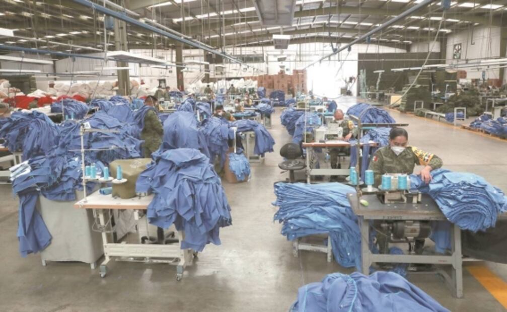 Mexico’s Army is producing thousands of scrubs for frontline healthcare workers