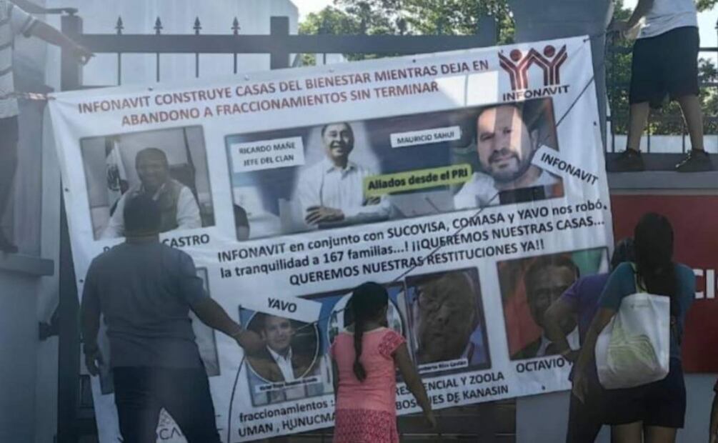 Afectados por fraude inmobiliario toman oficinas del Infonavit en Mérida, Yucatán (04/07/2025). Foto: Especial
