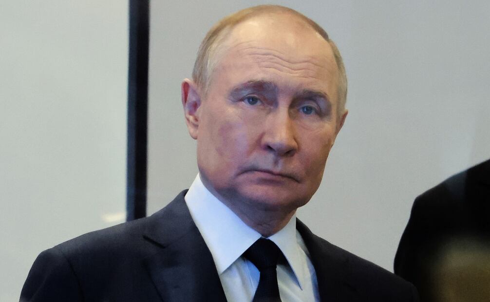 "Estamos aumentando la presión sobre Rusia, porque la fuerza es el único lenguaje que Rusia entiende", dijo al lanzar la propuesta la presidenta de la Comisión, Ursula von der Leyen. Foto: AP