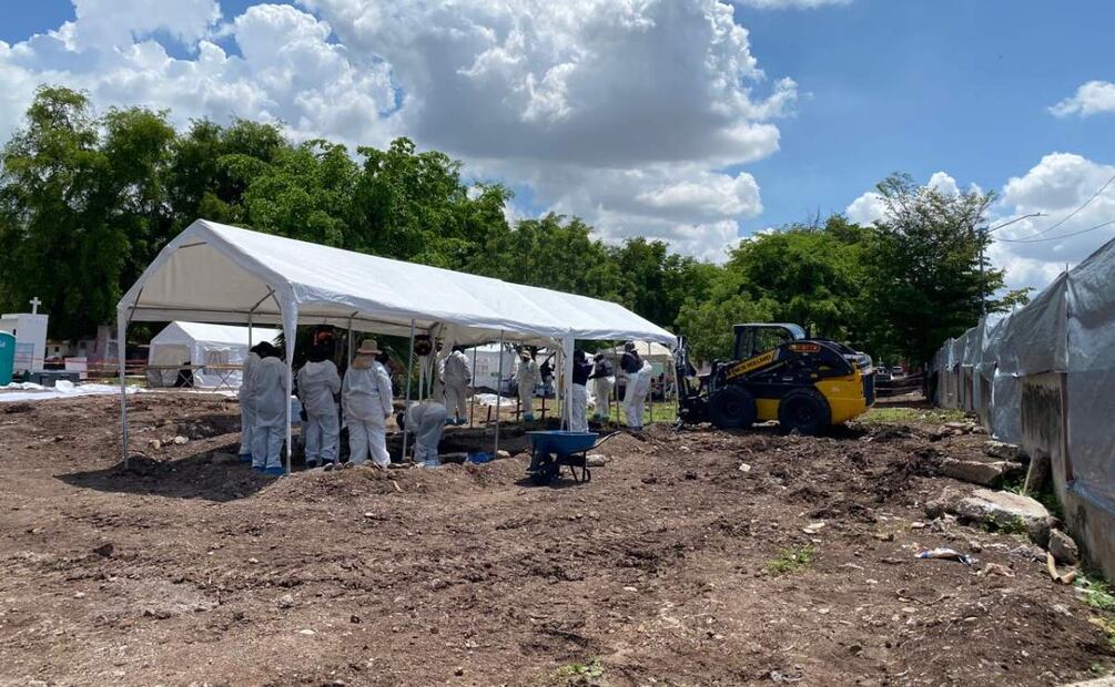 Avanza exhumación de cuerpos en panteón de Culiacán, Sinaloa (11/07/2025). Foto: Oficial