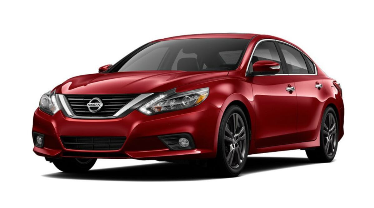 Mecánico de agencia se lleva un coche de servicio a su casa y es descubierto por el dueño