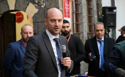 Francia ofrece asistencia técnica y legal para redactar Constitución en Siria; también ayuda para eliminar armas químicas