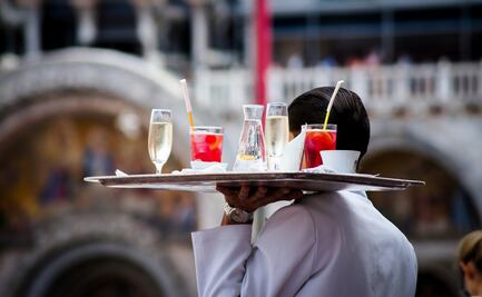 MC busca que las propinas estén exentas de ISR; denuncian precariedad en este sector de trabajadores 