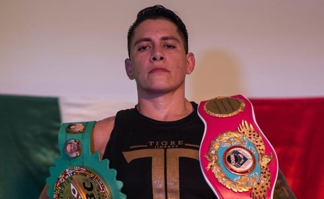 Alejandra Jiménez con sus campeonatos del CMB y OMB - FOTO: Instagram @tigrejimenezbox