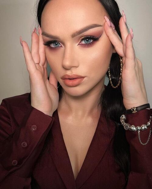 Trucos de maquillaje con efecto lifting que te harán lucir más joven 
