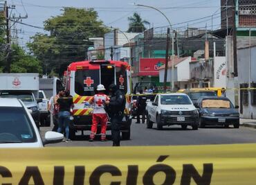 Balean dos inmuebles en Culiacán; un hombre resulta herido y es trasladado al hospital