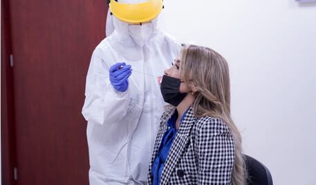 Ante alza de Covid-19, legisladores impulsan en Congreso reformas contra abusos en hospitales privados