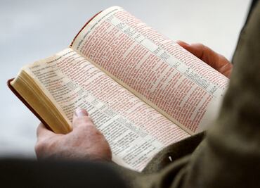 Escuelas de Texas enseñarán la Biblia; aprueban plan de estudios opcional con financiación extra por implementación