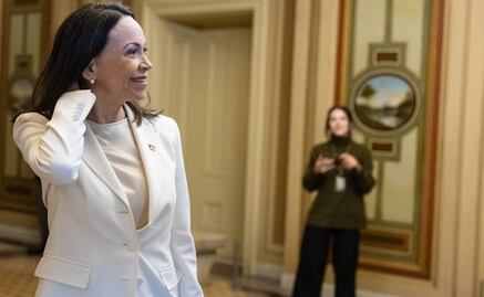 María Corina Machado presenta su Nobel de la Paz a Trump; destaca compromiso de EU con la libertad venezolana
