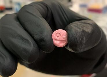 "Actuamos como agentes secretos": la difícil batalla para frenar la venta de drogas en la Darknet