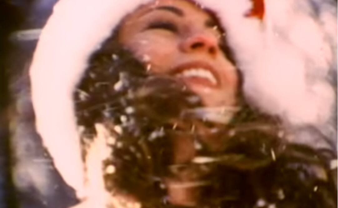 Mariah Carey en el video de  "All I Want For Christmas Is You". Foto: Captura de pantalla 