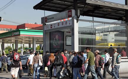 Detienen a dos por robar a pasajero del Metrobús